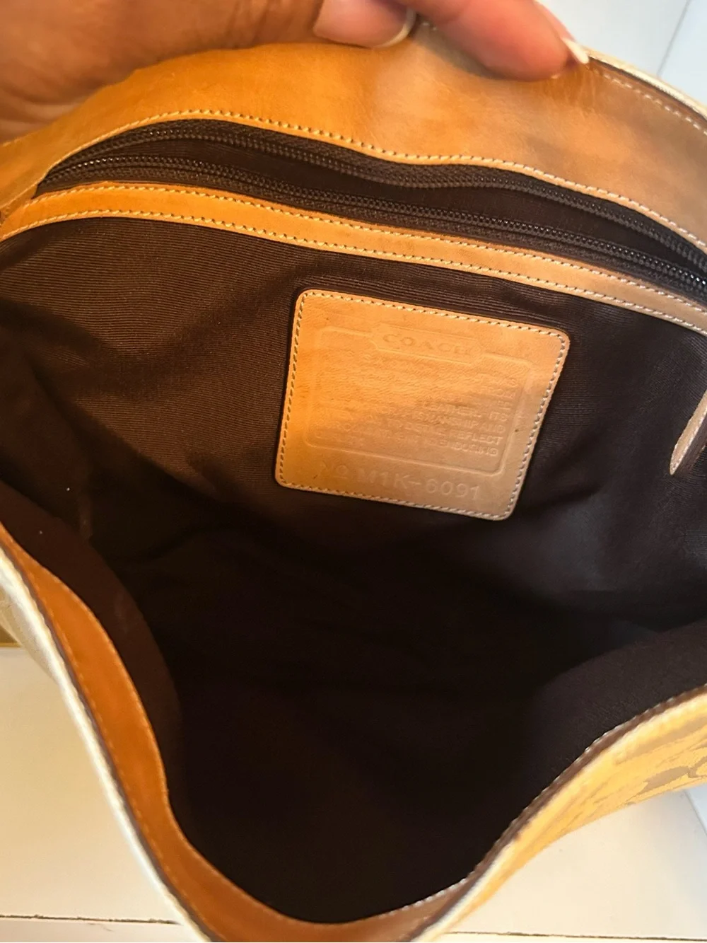 Coach”Hamptons” Signature Clip Hobo bag with Tan Leather Trim